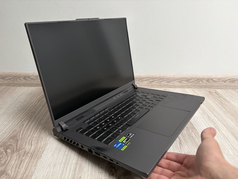 ASUS ROG Strix G16 | RTX 4070 | i5-13450HX | 16GB DDR5 | BOX