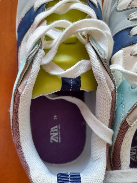Кросівки ZARA 38 розміру, длина по стелькі 24, 5 см
