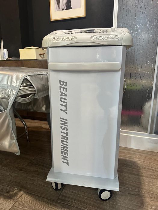 Máquina de Pressoterapia e Eletroestimulação