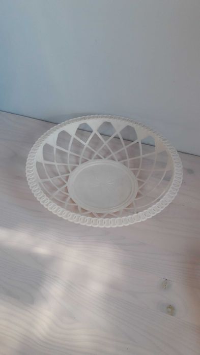 Koszyk okrągły plastikowy biały