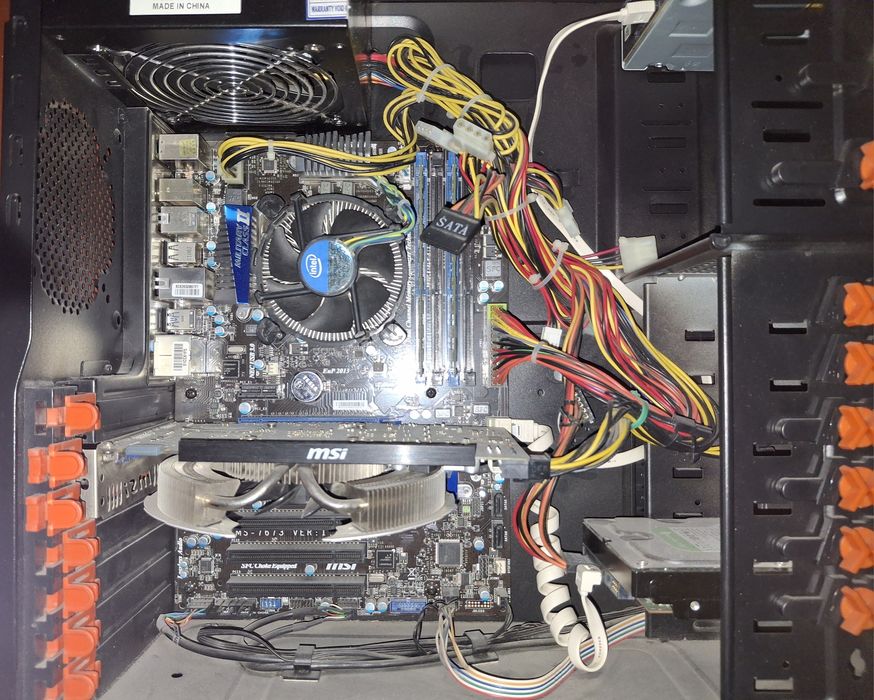 Монитор и два системных блока