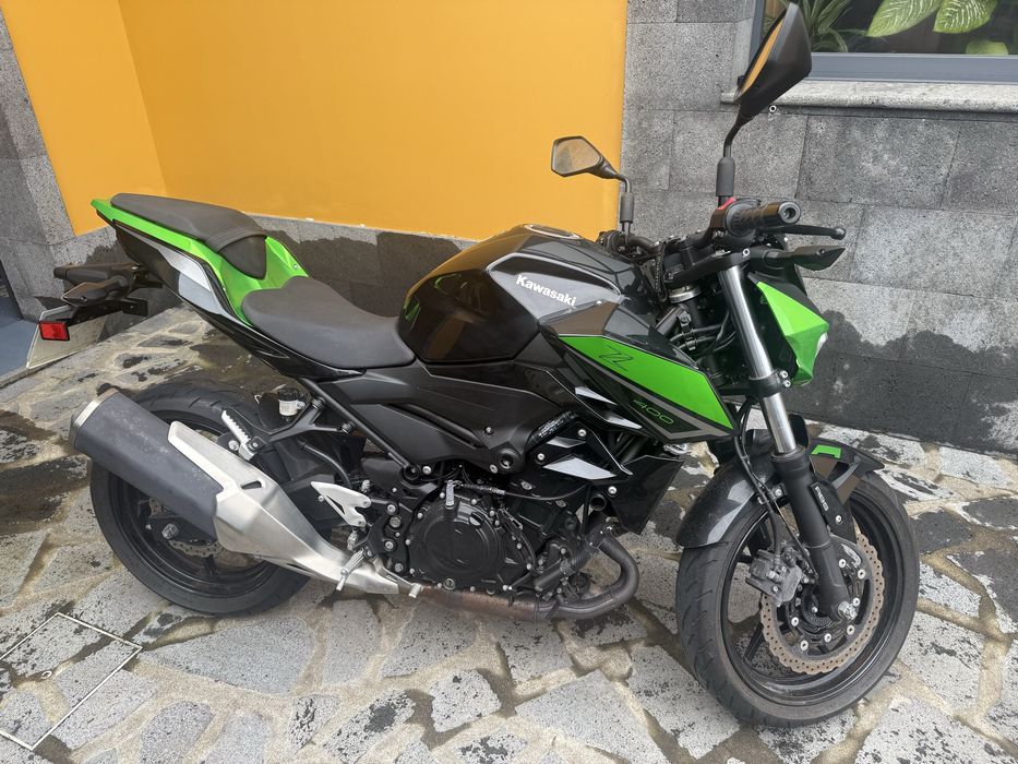Kawasaki Z400 (2022) — Apenas 3.000 km — Como Nova