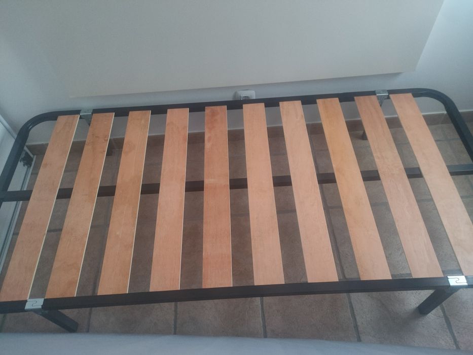 Colchão IKEA hafslow 200×90 e estrado