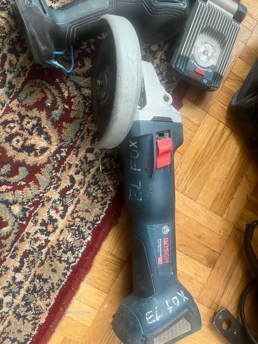 Sprzedam narzędzia akumulatorowe.