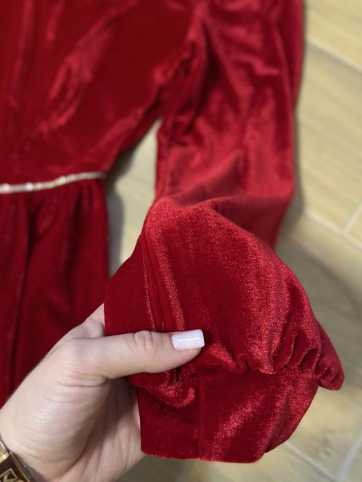 Шикарна велюрова сукня