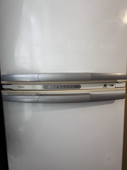 Холодильник Whirpool б505