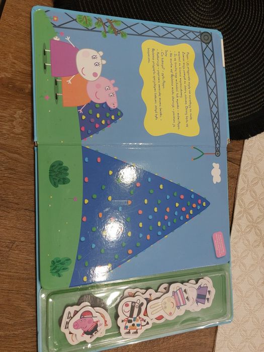 Świnka peppa Zabawy z przyjaciółmi książka z magnesami