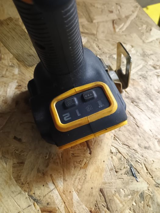 Klucz udarowy DeWalt DCF921