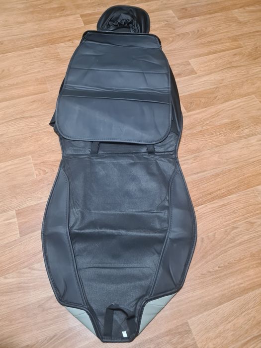 Універсальний чохол для автомобільного сидіння