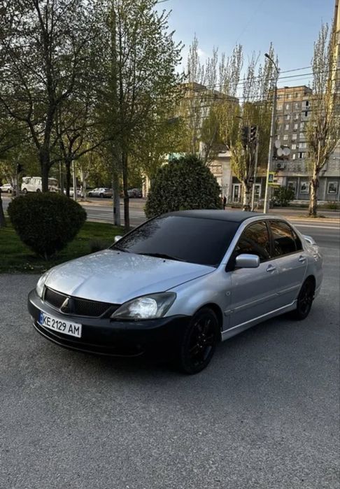 Продам lancer 9  два літри бензин обмін на vito