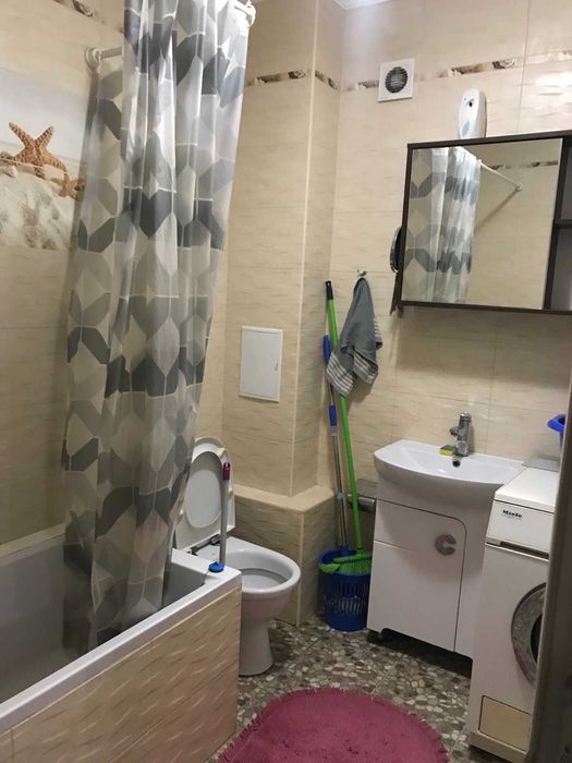 Здам будинок 2 поверхи ,80 м 3 Слобідська,є заїзд