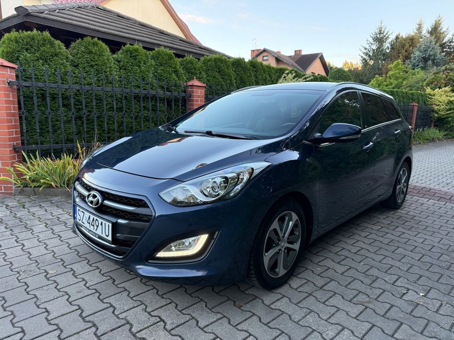 Hyundai I30 1,6benzyna 104tyś.km/ Ledy/ Klimatronik/ Parktronik/ Zarejestrowany