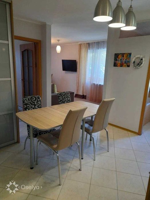 Продаж 2-кімнатної квартири з ремонтом, вул. Костанайська, 2 Деміївка