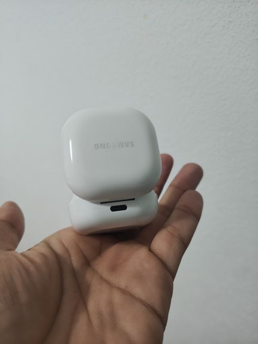 Estojo Samsung Galaxy Buds FE (SOMENTE O ESTOJO)