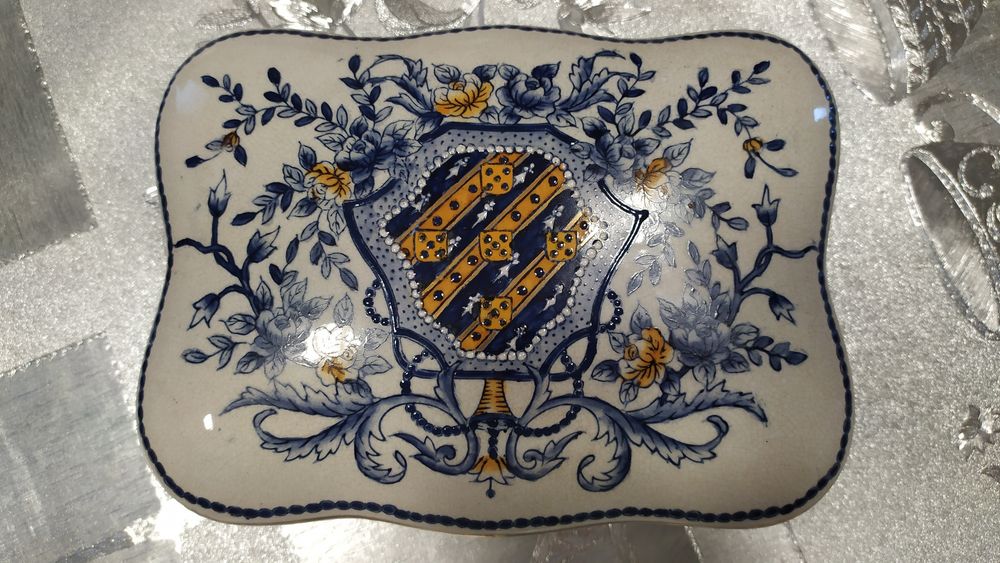 Guarda jóias antiquíssimo