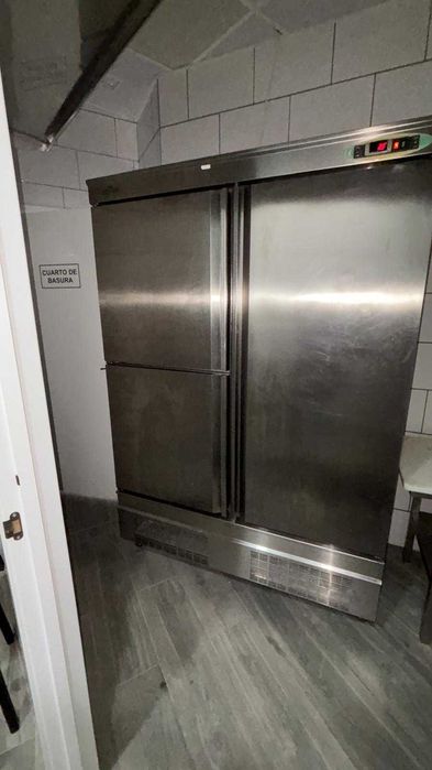 Armário frigorífico Infrico 3 portas inox – 1110L – Excelente estado