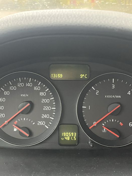 Автомобіль Volvo V 50