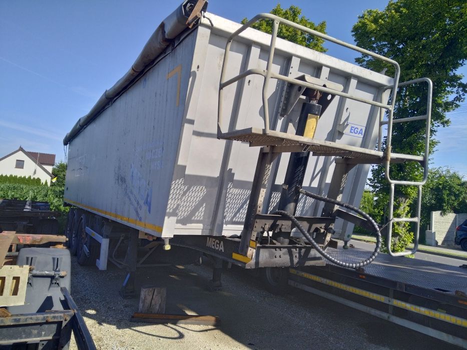 Naczepa mega wywrotka 50 m3 klapo drzwi bdb