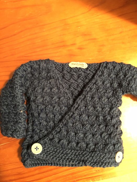 Camisola e bone para bebe