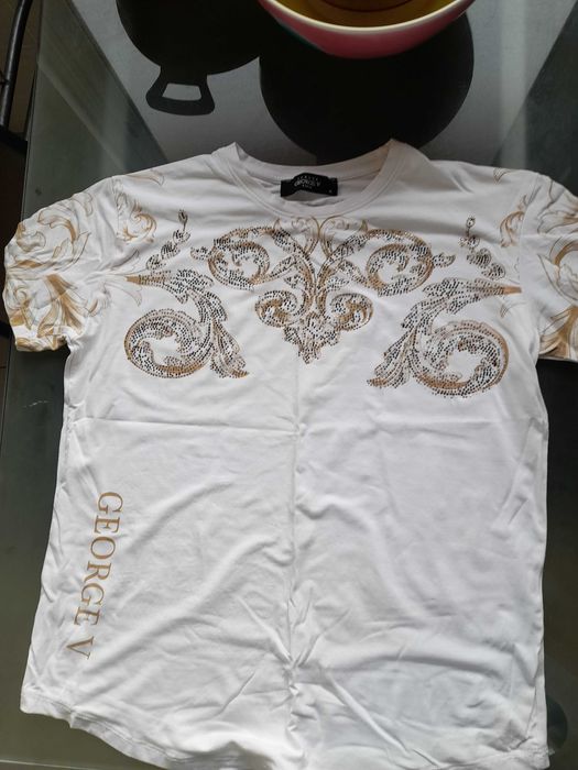 Lote Vestido Shein, Camisola Nike e George V Oferta de portes