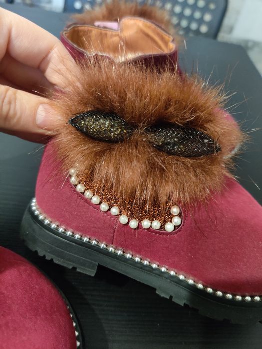 Черевики для дівчинки двійнят близнят