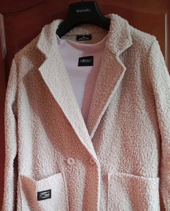 Płaszcz rozmiar 42/44 marki Butik