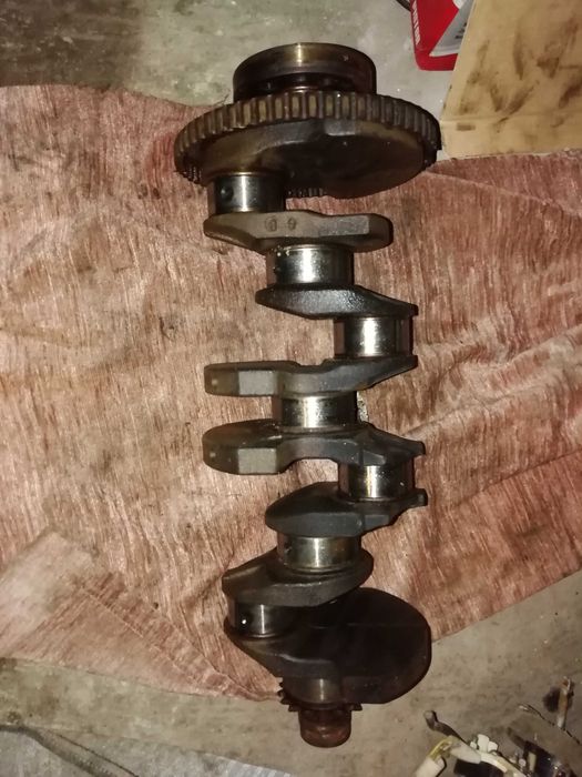 Коленвал  шатуны шкода октавия 1.6 бензин