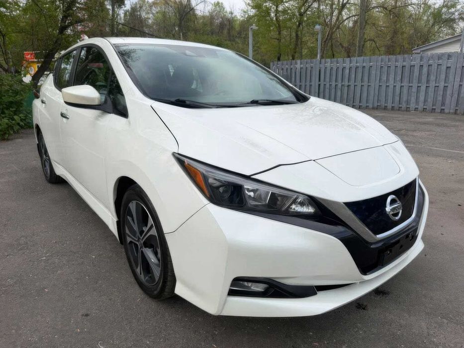 Nissan LEAF 2022