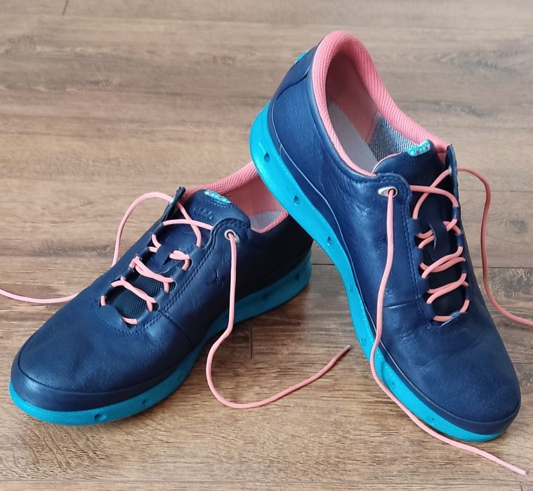 Оригінальні жіночі кросівки Ecco .