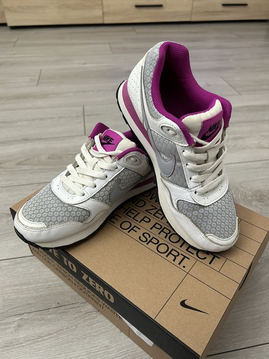 Жіночі Кросівки Nike 37 розміру