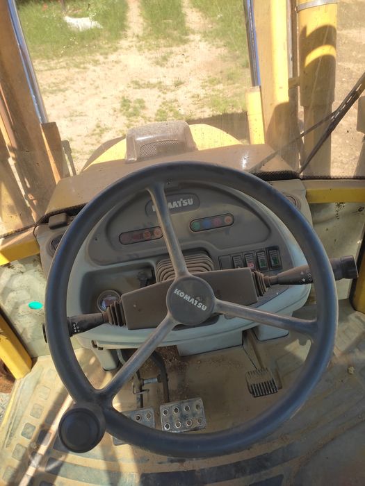 Retro- Escavadora Komatsu WB93R