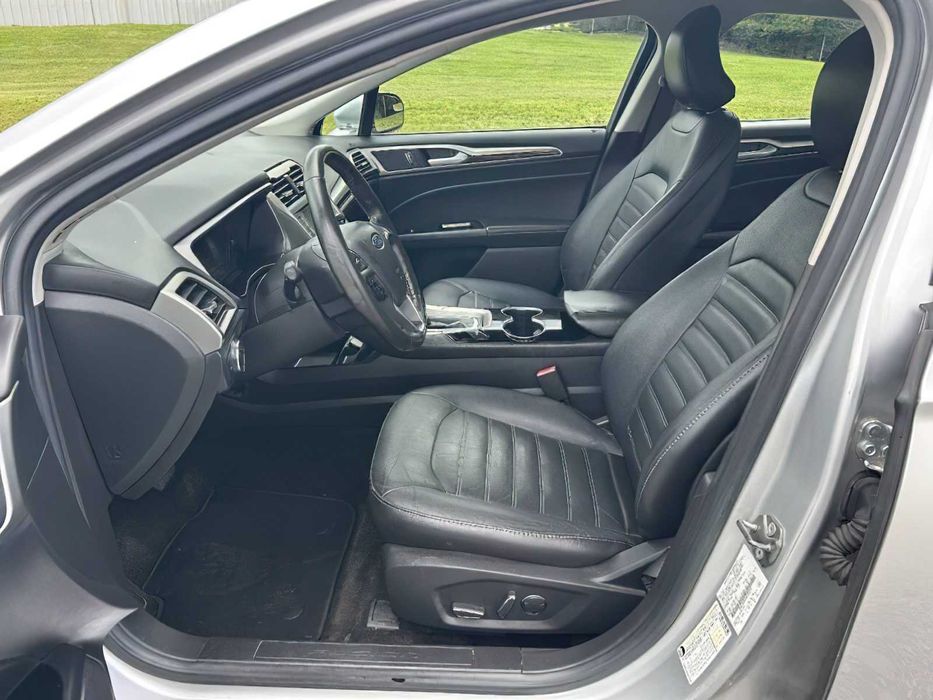Ford Fusion SE      2016