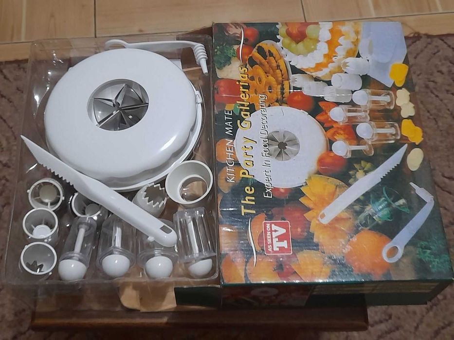 Набір для святкового сервірування Kitchen Mate The Party Gallerias