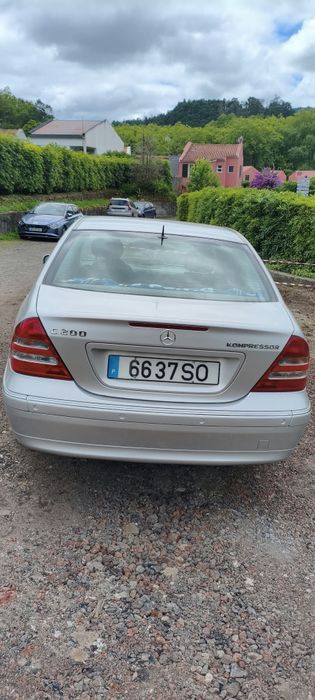 Mercedes-Benz C200