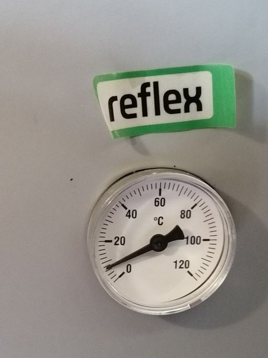 Caldeira a gás Wolf e deposito REFLEX