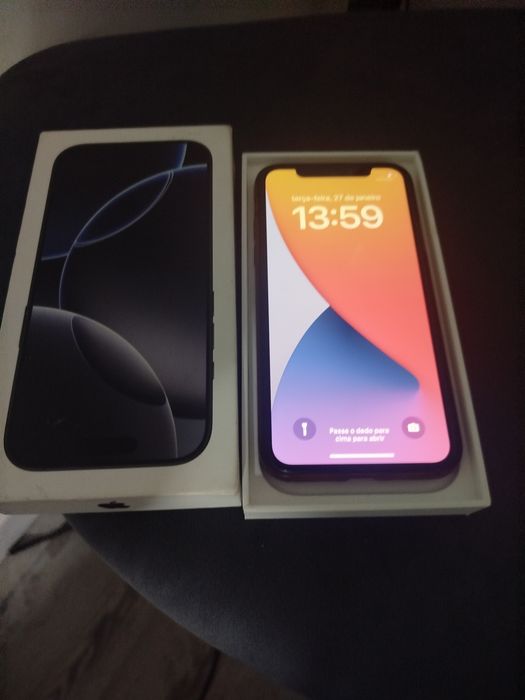 iPhone X com poucas marcas de uso