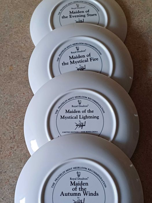 porcelanowe talerze dekoracyjne