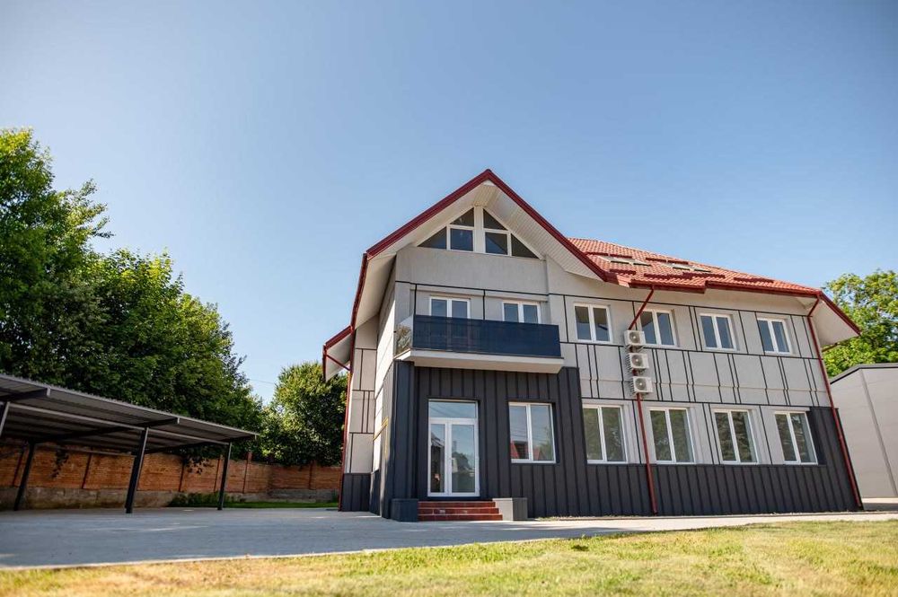 Продаж офісно-складського приміщення з земельною ділянкою у Львові