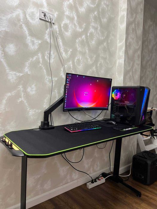 Геймерський стіл Gamemax D140 Carbon-RGB