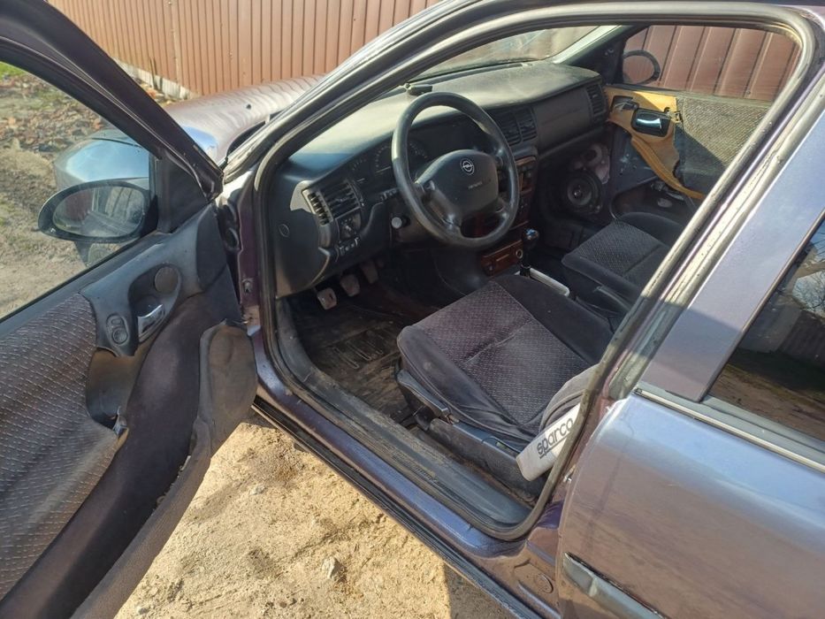 Продам Opel Vectra B 2.0 16v газ 4 с переоформлением