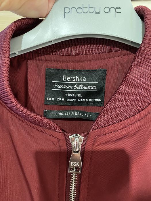 Бомбер Bershka