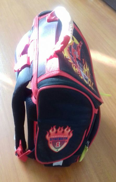 Продам школьный ранец