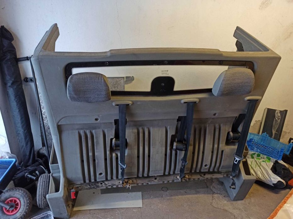 Siedzenia tylne renault trafic  2006 - Kompletna zabudowa(opel vivaro)