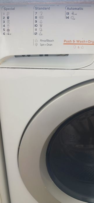 Maquina de lavar e secar a roupa Indesit