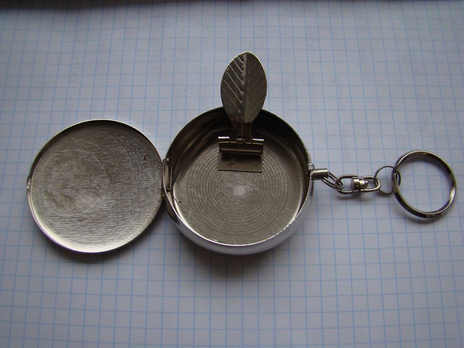 Брелок Карманная пепельница.