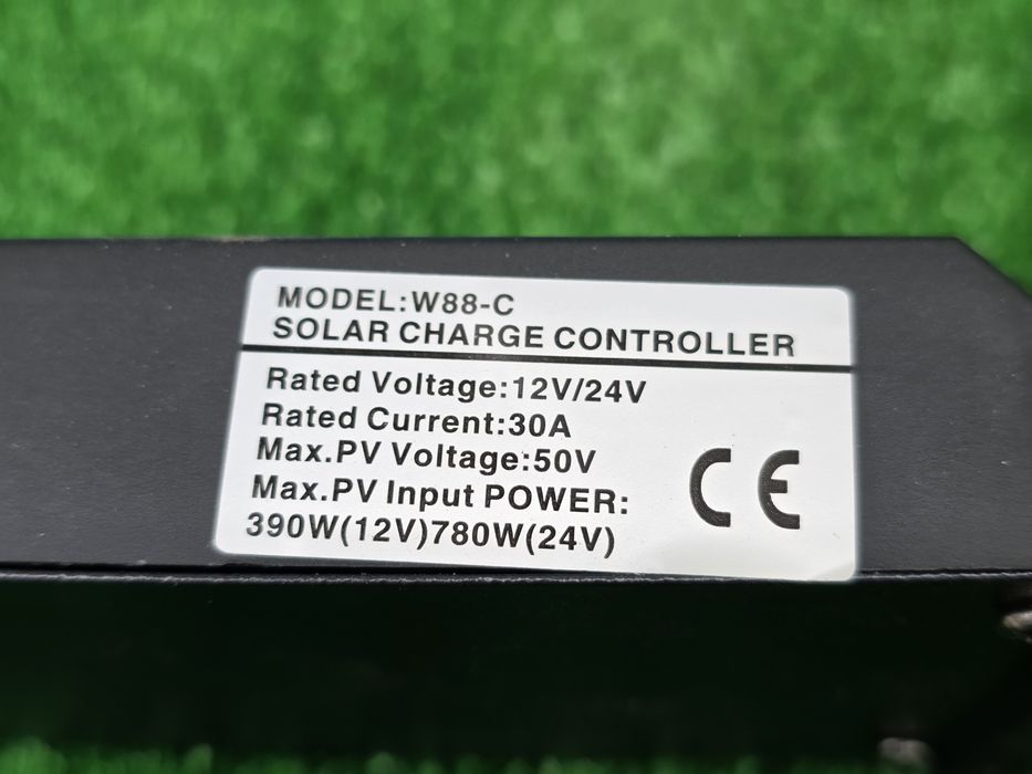 Солнечный контроллер 12V / 24V 30A 50V