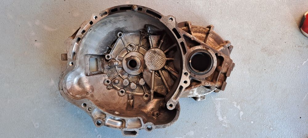 Корпус кпп передний