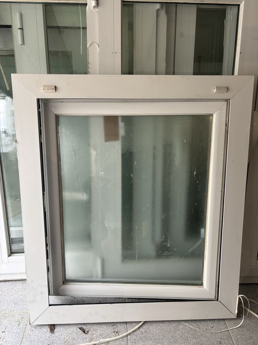 #6 Disponivel janela e portada V. Martelado oscilo-batente