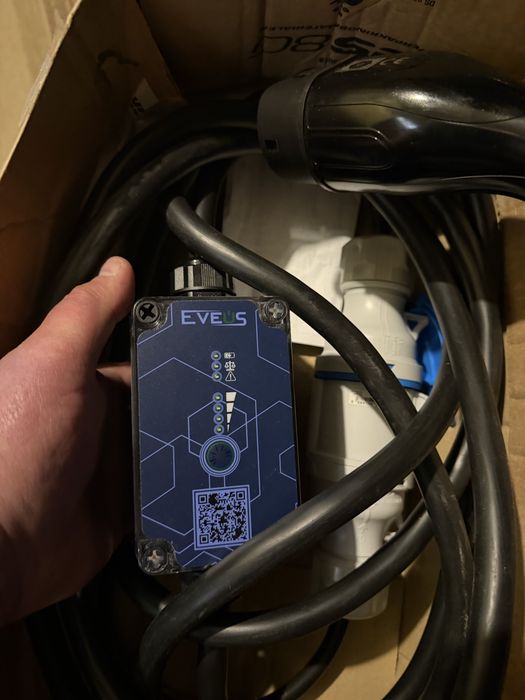 EVEUS  зарядний пристрій