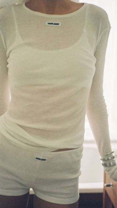 Miu miu лонгслиф 36 розмір